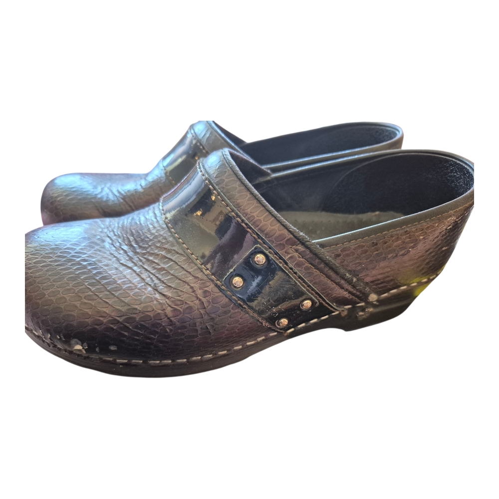 Sanita Koi Snake Skin Pattern Clogs Size 41